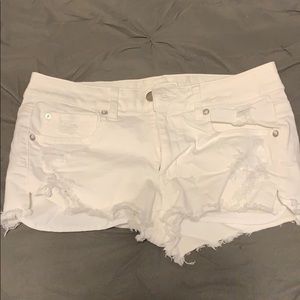 American Eagle white shorts